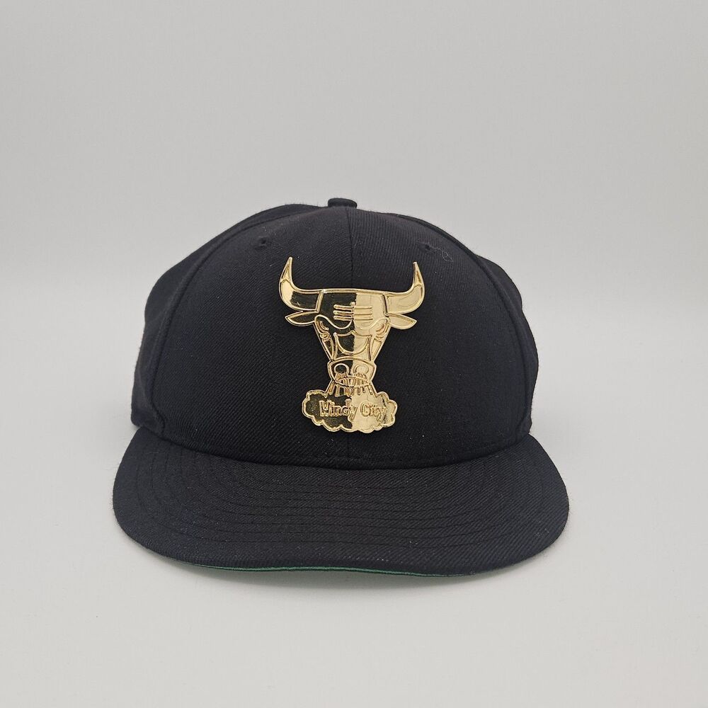New Era Chicago Bulls Snapback Hat Black Gold Bull Logo NBA 9FIFTY 100% Wool